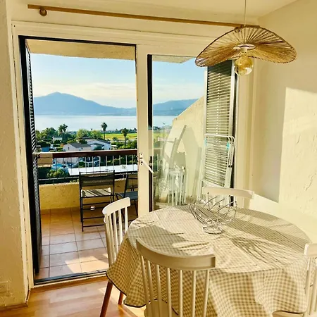 Appartement Lovely With Pool And Sea View