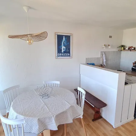 Lovely With Pool And Sea View Appartement *